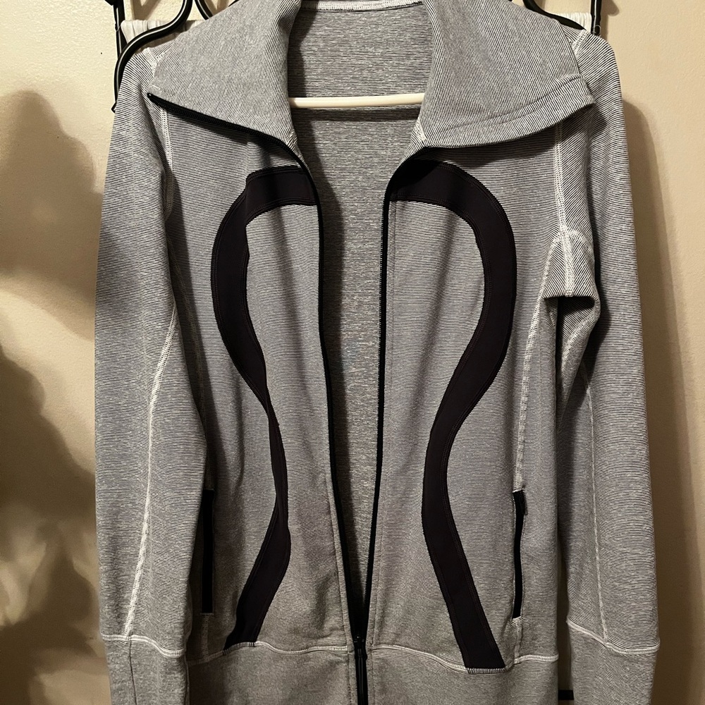 Lululemon Stride  jacket size 8